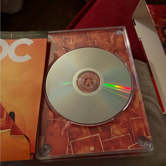 The OC Complete First Season DVD - Picture 4 of 5